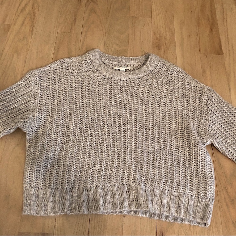 Grey long sleeved cropped sweater